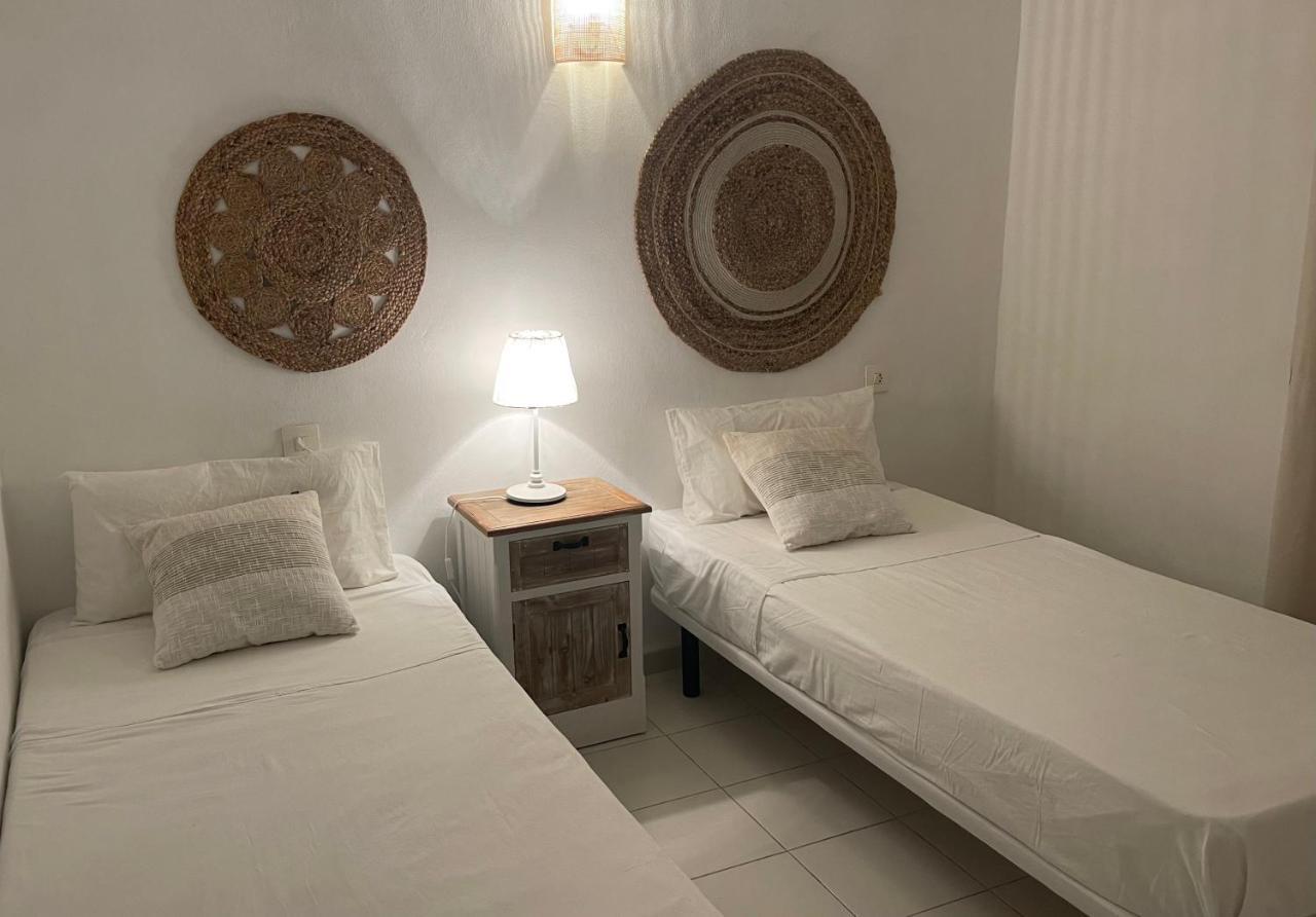 Appartement Bella Lilia à Es Pujols Extérieur photo